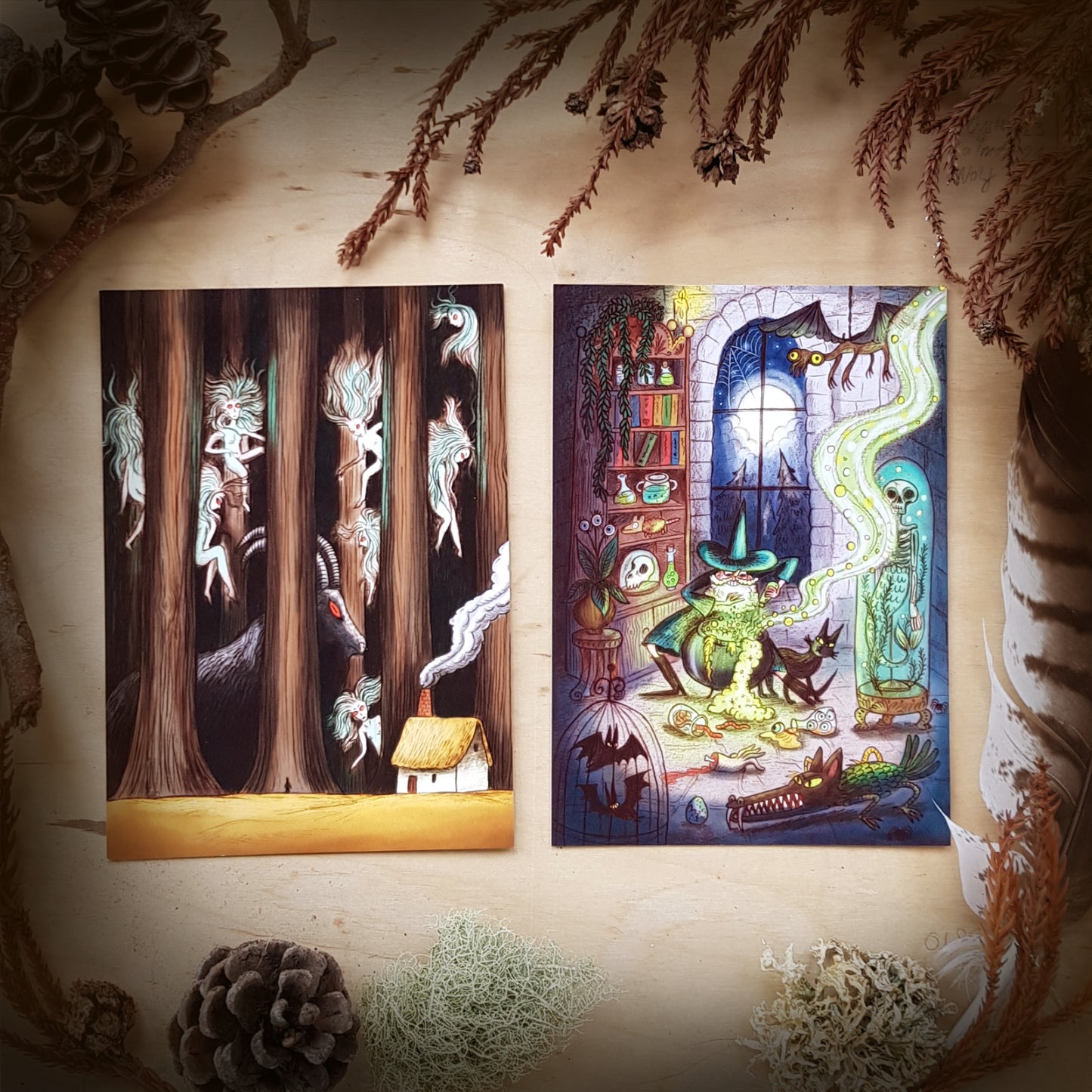 Pack of 6 spooky postcards