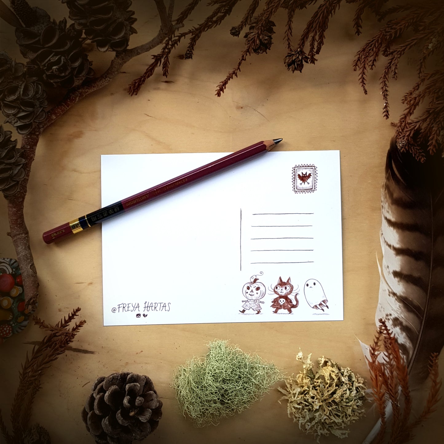 Pack of 6 spooky postcards