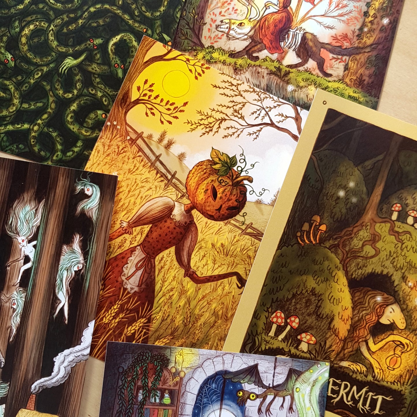 Pack of 6 spooky postcards